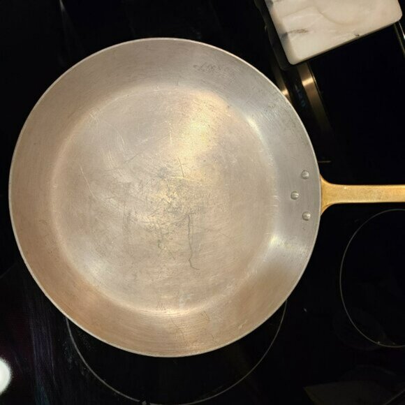 Vintage Tournus French 10 in Copper with Brass Handle Sauté Pan - Picture 13 of 15